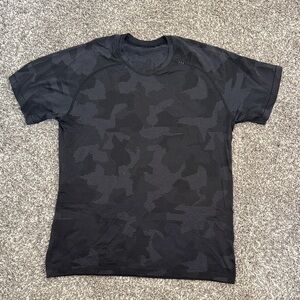 lululemon athletica Dark Patterned Men's Tee